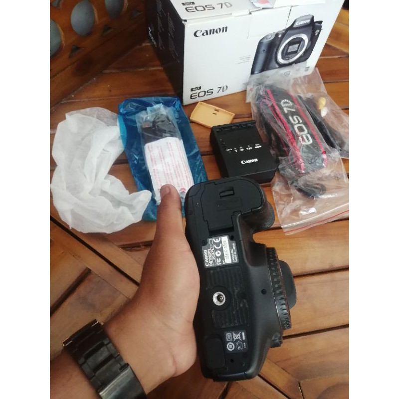 CAMERA CANON EOS 7D SEPERTI BARU-5