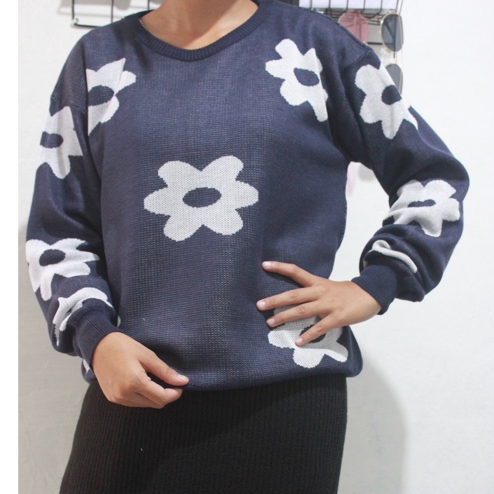 SWEATER RAJUT MOTIF BUNGA