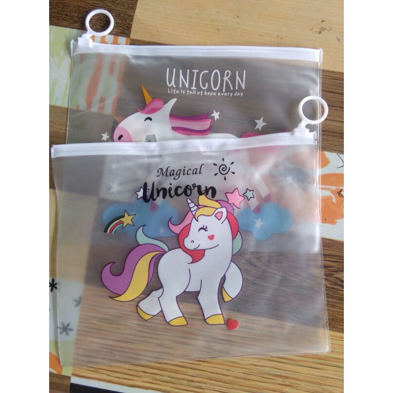 

Tempat Pensil Transparan