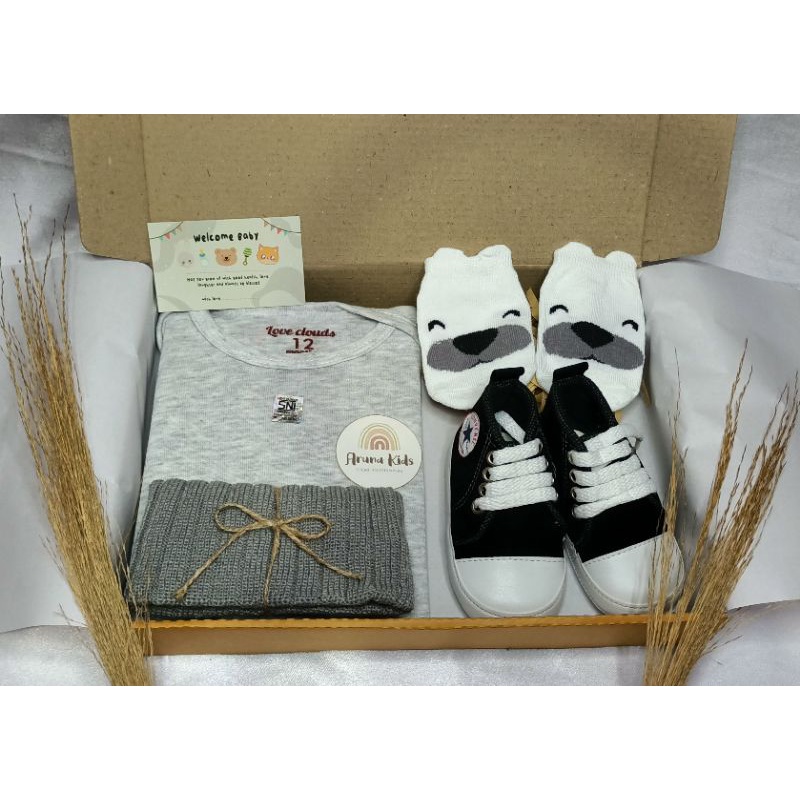Hampers Kado Lahiran Bayi Baby Gift Perlengkapan Baju Bayi Topi bayi Sepatu Bayi Baby Gift Parsel Lahiran Bayi Hampers Bayi Cowok Hampers Bayi Laki Laki Parcel Bayi-Abu Muda