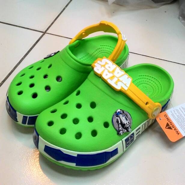 TERLARIS !! Crocs Star Wars (Glow in The Dark)