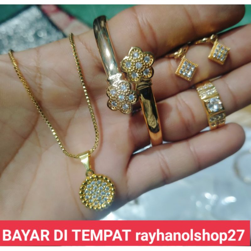 SET PERHIASAN WANITA DEWASA TITANIUM MOTIF PERMATA LAPIS EMAS 24 K GOLD ANTI KARAT