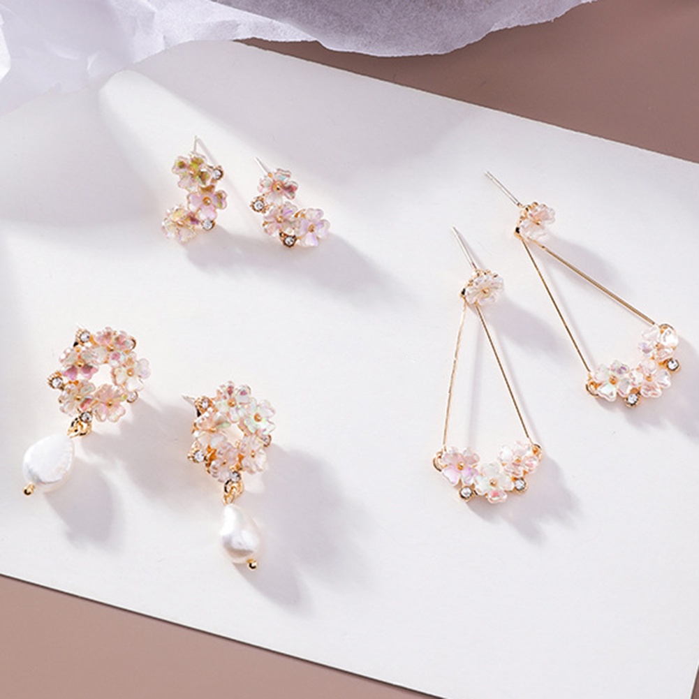 Hu Hu Hu Hu Hu Alat Bantu Pasang Kacamata♡ Anting Stud Desain Bunga Aksen Mutiara Berlian Imitasi Untuk Wanita