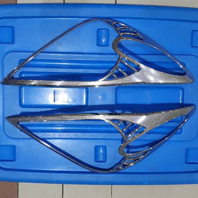 Garnish lampu depan chrome AVANZA XENIA LAMA 2004 - 2007