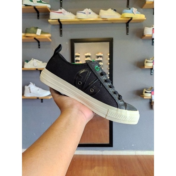 Ventela Evergreen Black Natural - Sepatu Sneakers