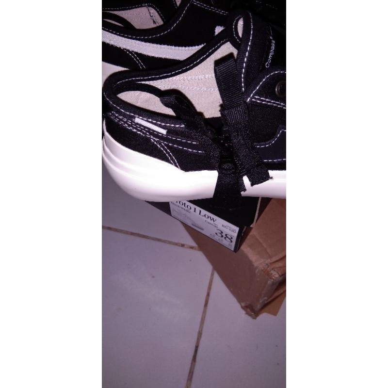 SepatuCompassProto1R&DSize38