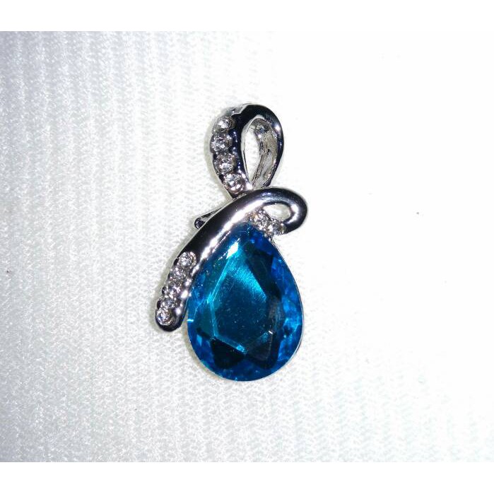 Liontin batu zicron warna biru