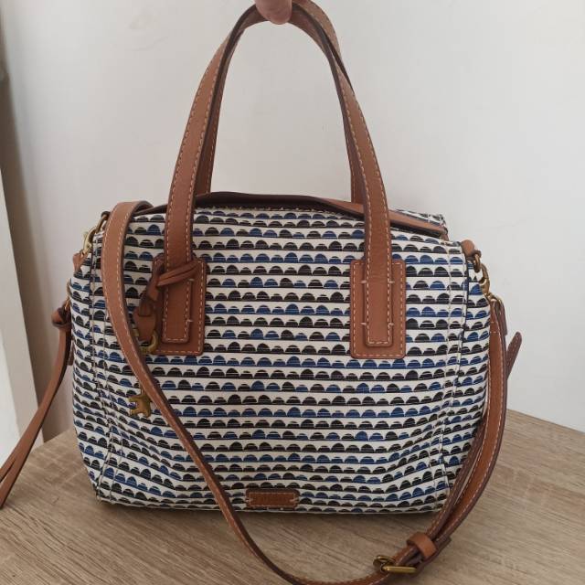 Preloved fossil emma