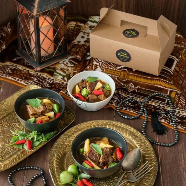 

Hampers Isi 3 Porsi Kuah Pindang Iga Sapi