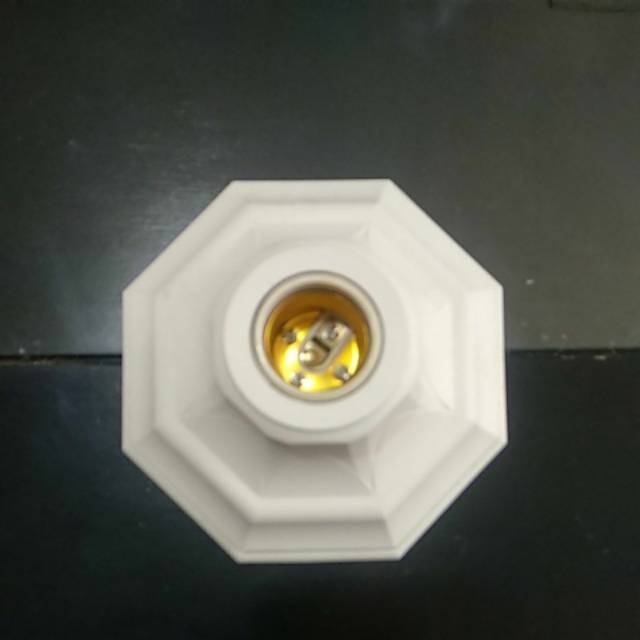 Fitting lampu tempel plafon