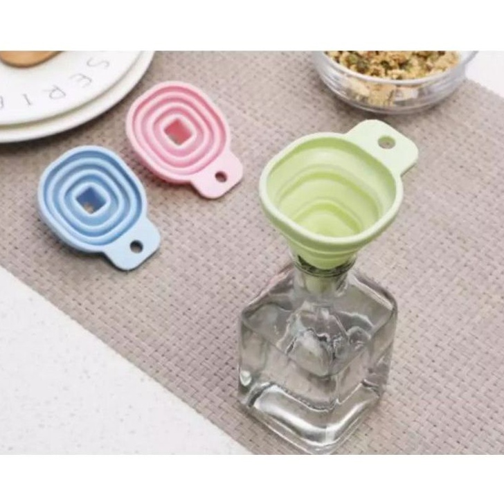 Corong Silicon Silicone Funnel Kotak Square Lipat Air Karet Silikon Botol Gelas Warna Minyak Alat Media Wadah Air Water Oil Liquid Takar Takaran Ukur Saluran Semprong Pipa Baskom Bak Berkualitas Good Quality Grosir Termurah Little Miss Sunshine Malang