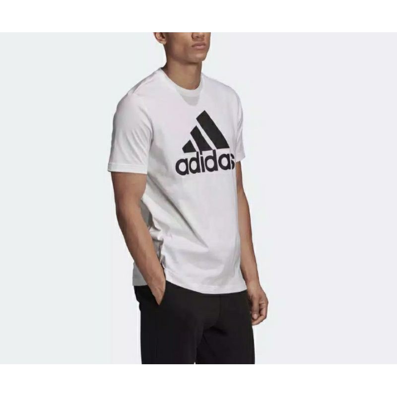adidas not sports specific T-shirts must haves badge of sport pria (ukuran L US)