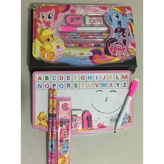 

Alat tulis set / tempat pensil kaleng / souvenir / peralatan sekolah