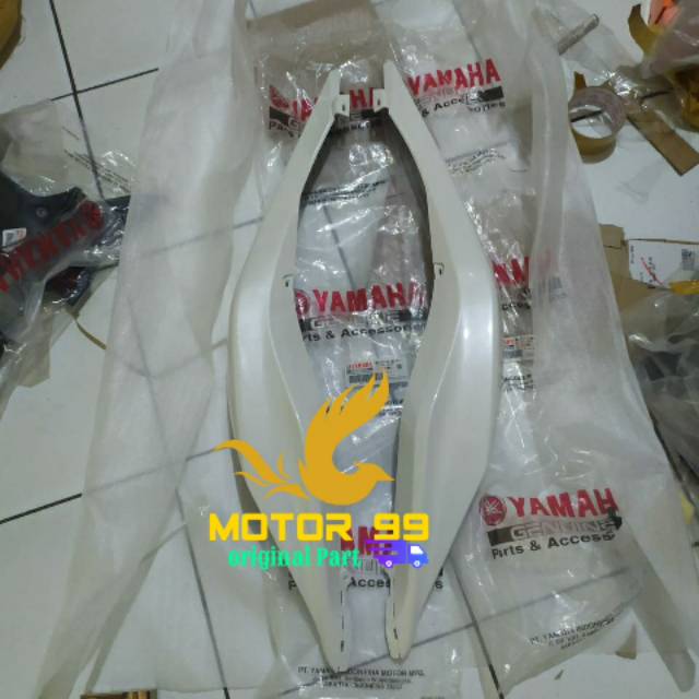 Body belakang Aerox 155 putih sepasang original