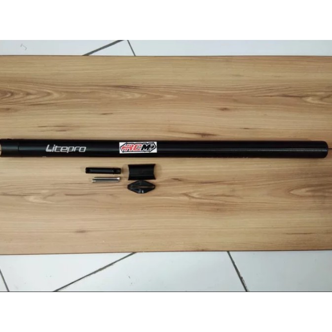 SEATPOST SEAT POST TIANG DUDUKAN SADEL SEDEL SADDLE JOK SEPEDA LIPAT LITEPRO LITE PRO SEPEDA LIPAT DAHON TERN SELI FOLDING TRIFOLD ALLOY ULTRALIGHT ALMUNIUM CNC DIA A61 33.9 X PNJ 600MM BLACK HITAM