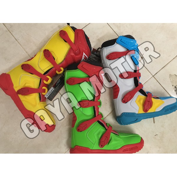 Sepatu cross Oneal element IV