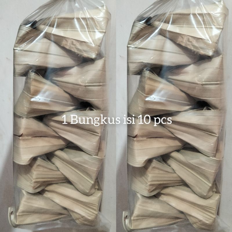 

Terasi Daun Khas Pontianak / Terasi Udang / Terasi Mentah / Terasi Kalbar / Belacan / Bulacan / Oleh oleh Khas Pontianak
