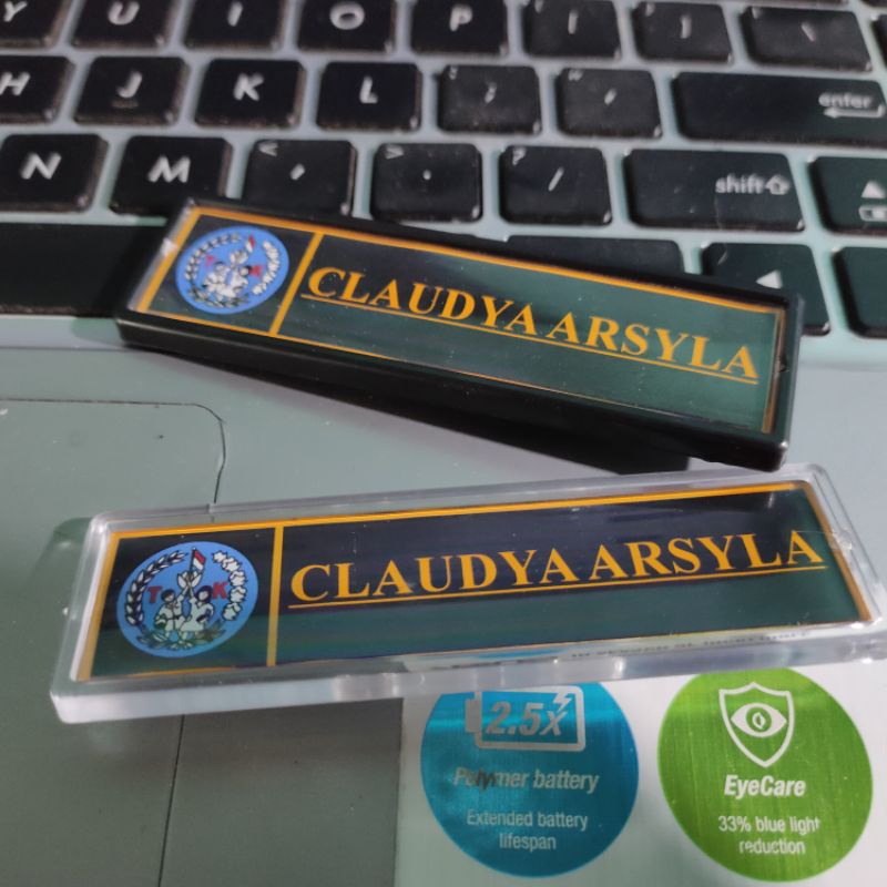 PROMO!! NAME TAG KARYAWAN/MAHASISWA/SISWA PENITI DADA BISA CUSTOM NAMA  BAHAN AKRILIK. GROSIR MEDAN.