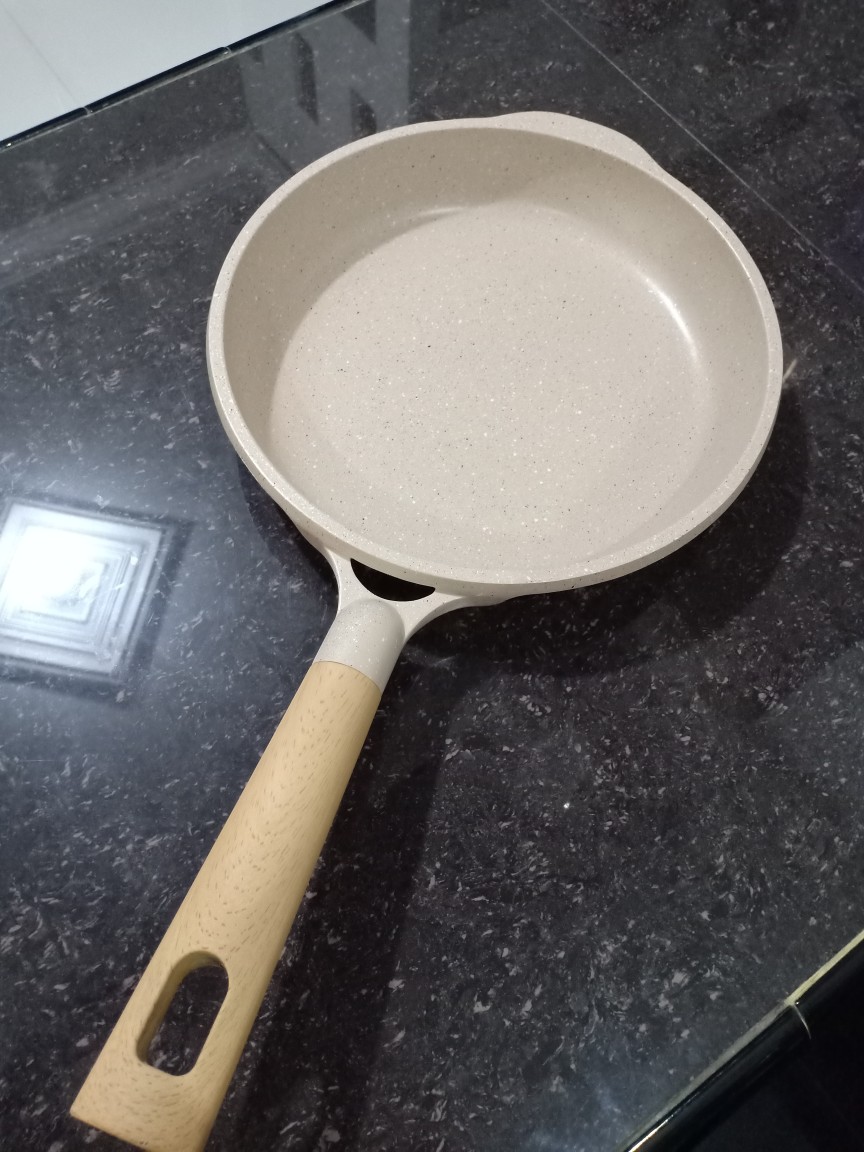 26 Cm Non Stick Marble Coating Fry Pan Gagang Motif Kayu - Cream