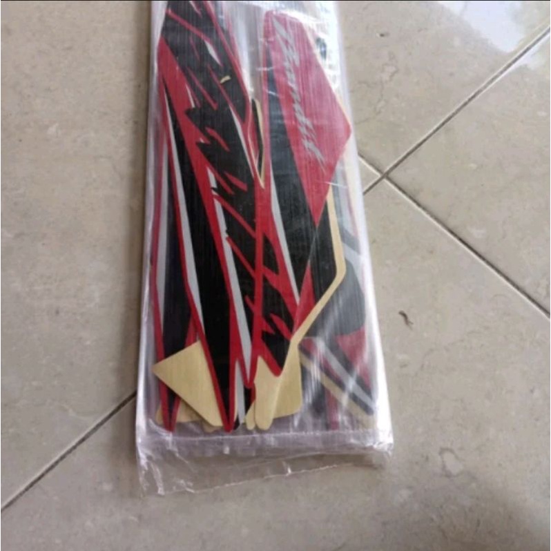 STIKER STRIPING LES BODY SUZUKI GSX BANDIT MERAH