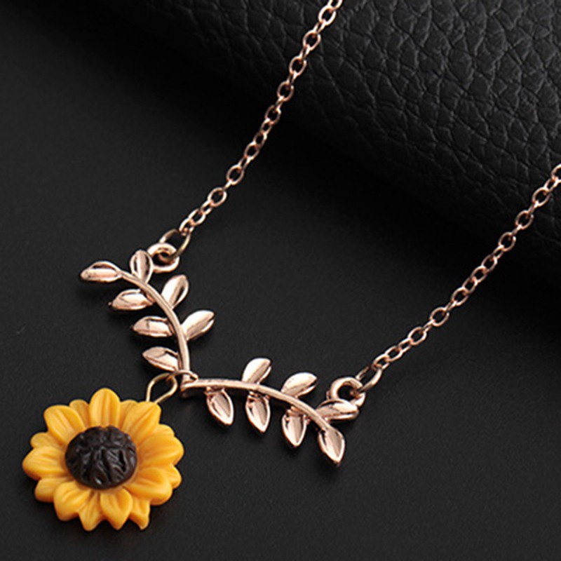 Pendant Pearl Sunflower Necklace Charm Simple Elegant Collarbone Chain Jewelry