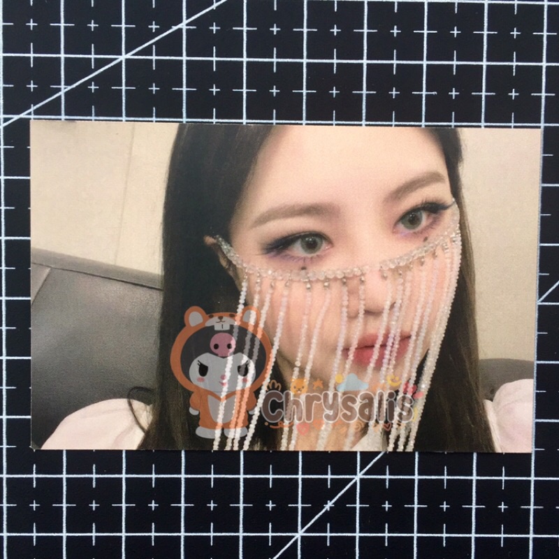 Soojin (G)-IDLE Lucky Winter Photocard Album I Burn