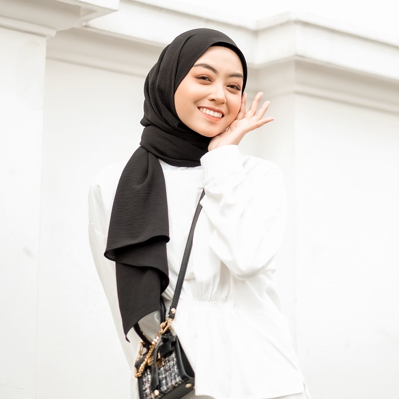 Meira Shawl | Pashmina Polos Kolaborasi Meiraniap x Yeppushop-Midnight