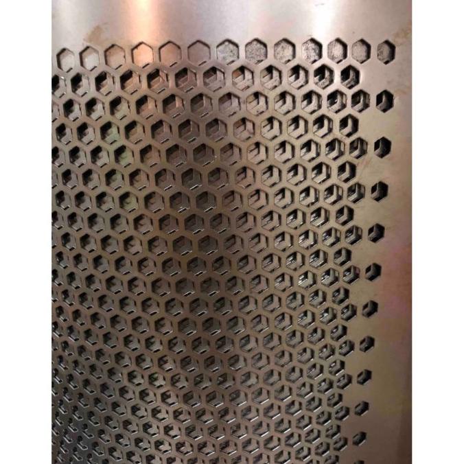 Ram Plat box speaker Motif SEGI ENAM Ukuran 1.2 Meter X 2.4 Meter