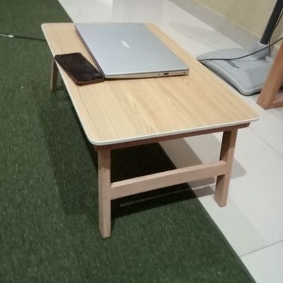 Meja lesehan lipat kayu