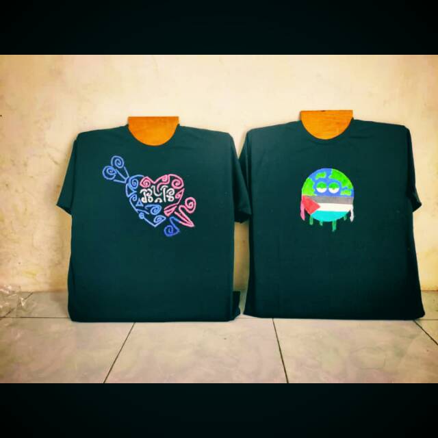 

Kaos Lukis dan cetak sablon manual