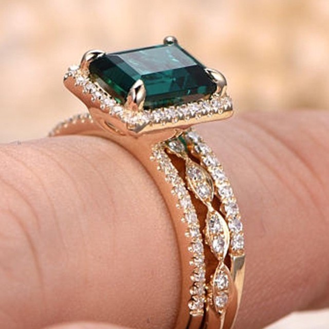 SEUSUK Set Cincin Tunangan / Kawin Hias Berlian Emerald Populer untuk Wanita COD