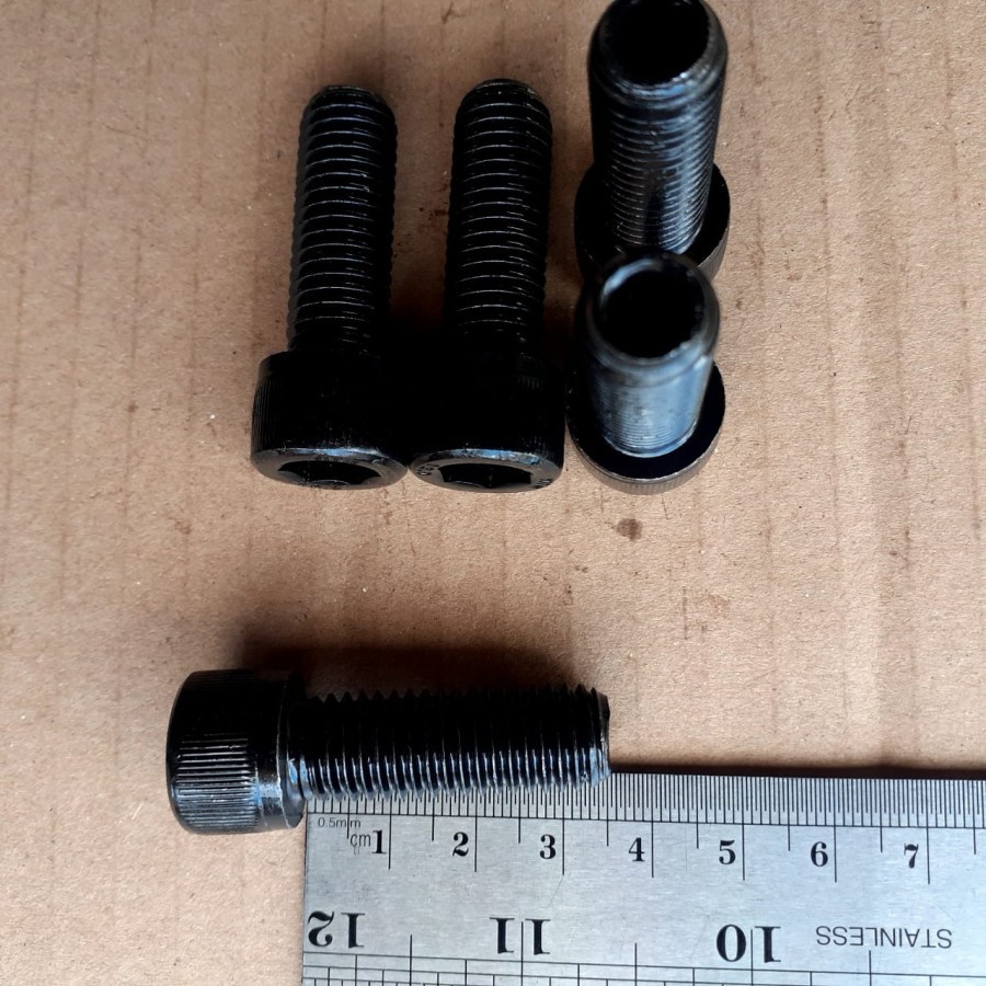 BAUT L BAJA M12 X 35 / BAUT L M12 X 35 / BAUT L M12X35 BAJA HITAM / BAUT M12 / BAUT 19 KUNCI L10 / L