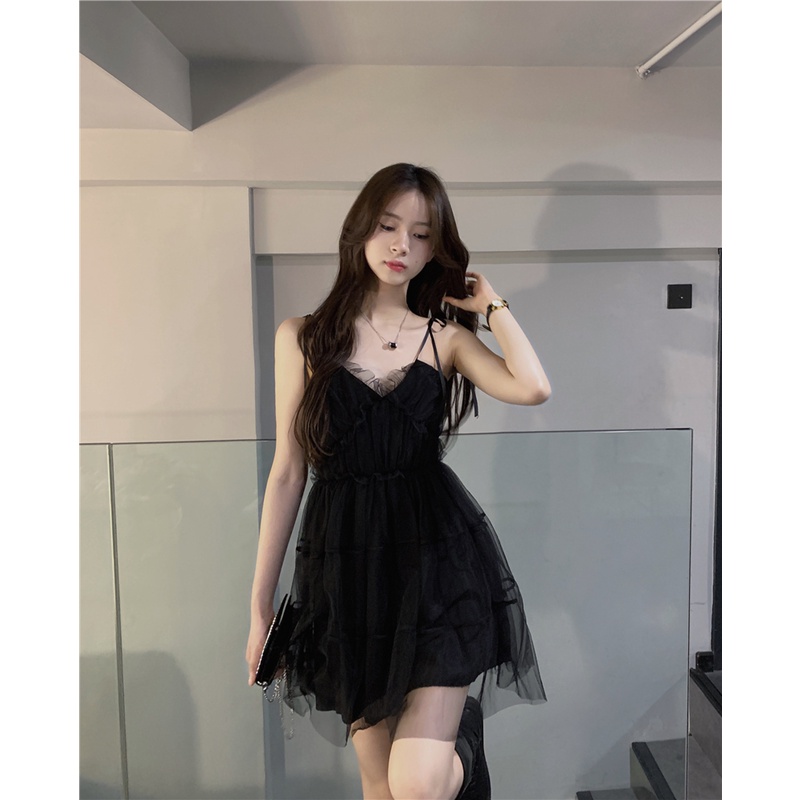 Mini Dress black mesh v-neck suspender dress wanita musim panas 2022 baru murni keinginan untuk meng