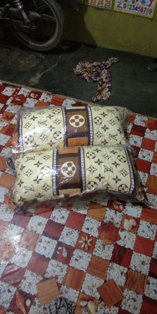 Bisa Cod. Bantal Panjang/bantal Cinta Jumbo+sarung Merk Brendis. Kualitas Bantal Hotel.