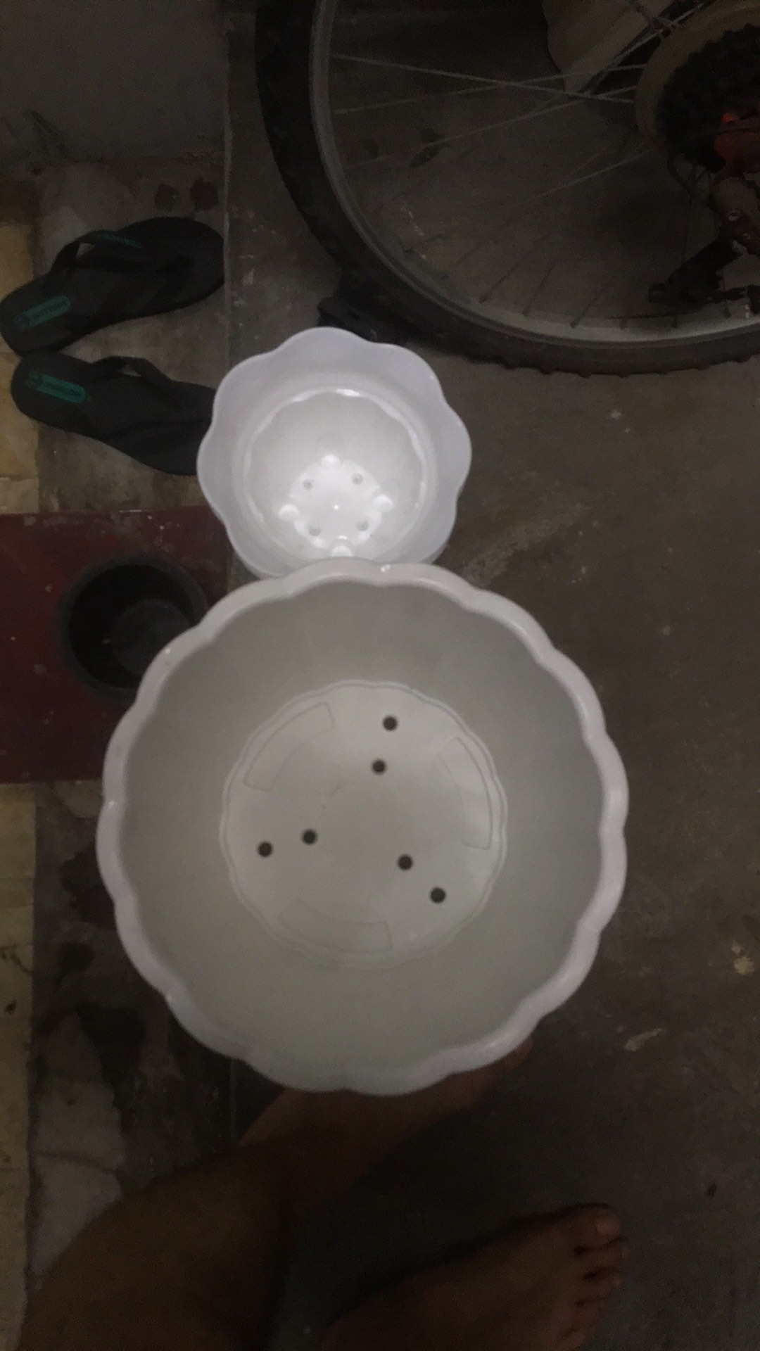 Pot Bunga Kaki Plastik 20 Cm