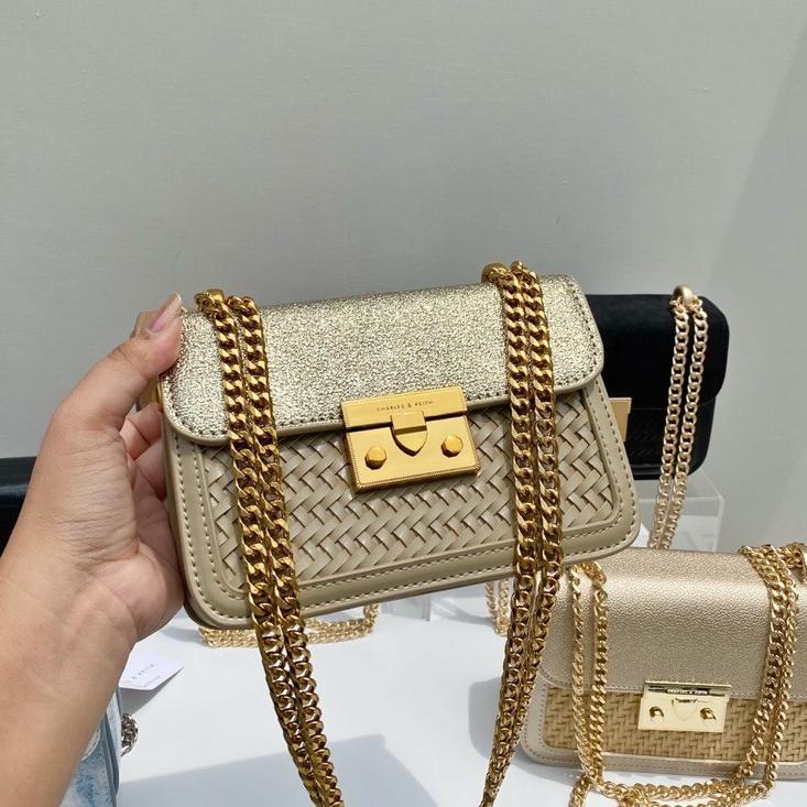 Terbaru.. Boxy Chain Strap Bag