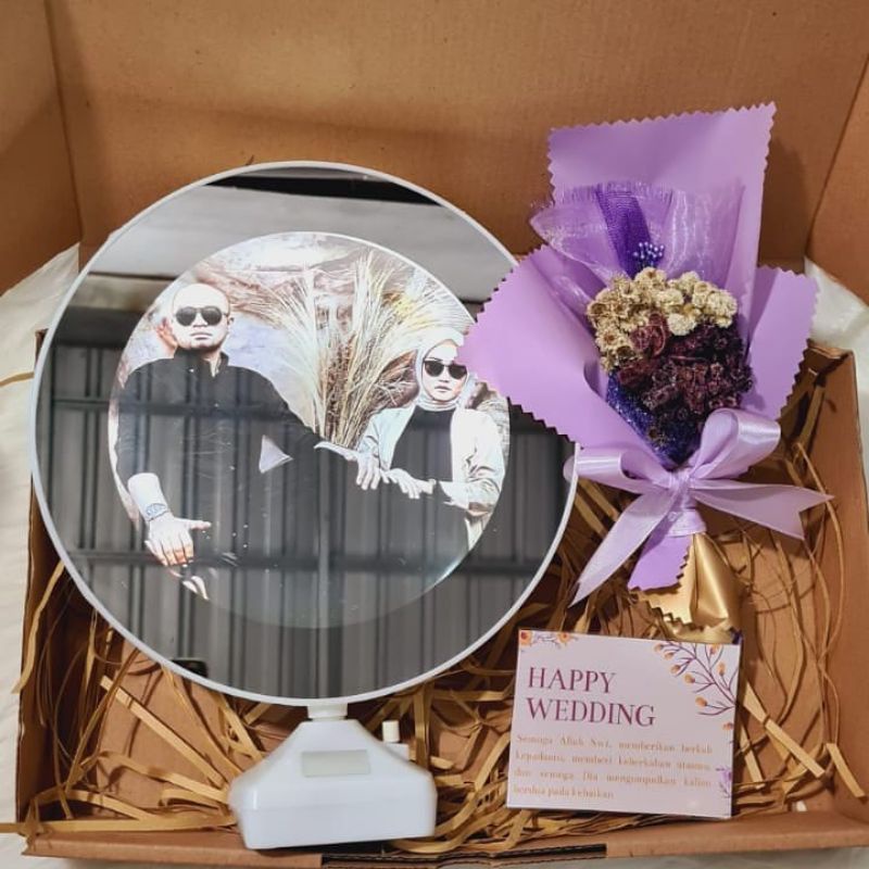 

Hampers Cermin Wedding/Ulang Tahun/Wisuda