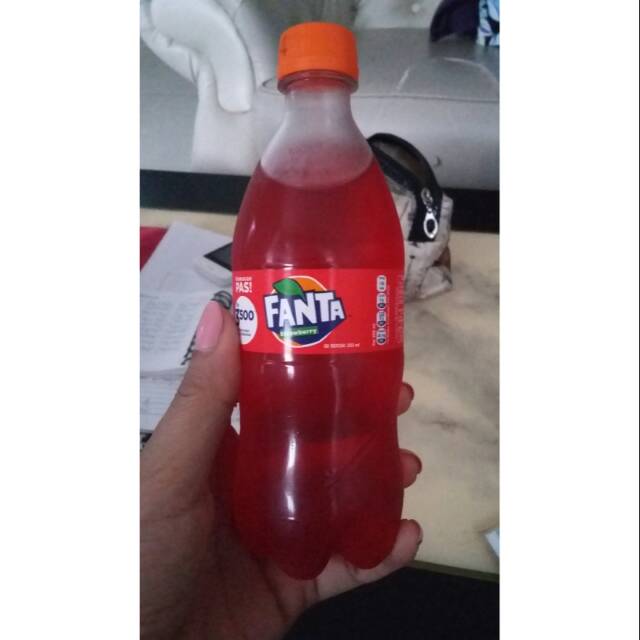 

Minuman fanta rasa strowberry 250ml