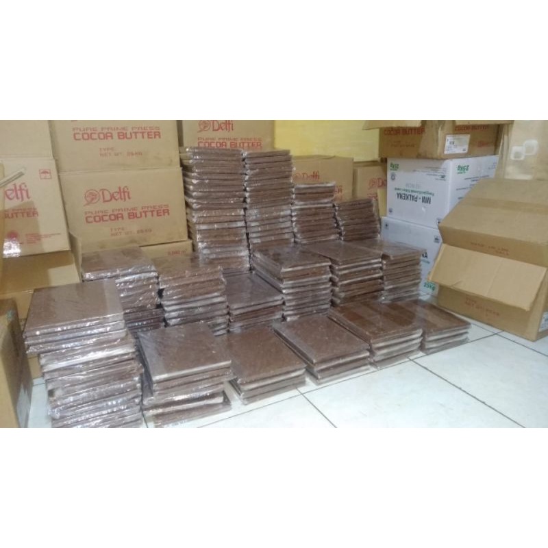 

COKLAT BLOK SILVERQUEEN 500GR FREE BUBBLEWRAP DAN DUS