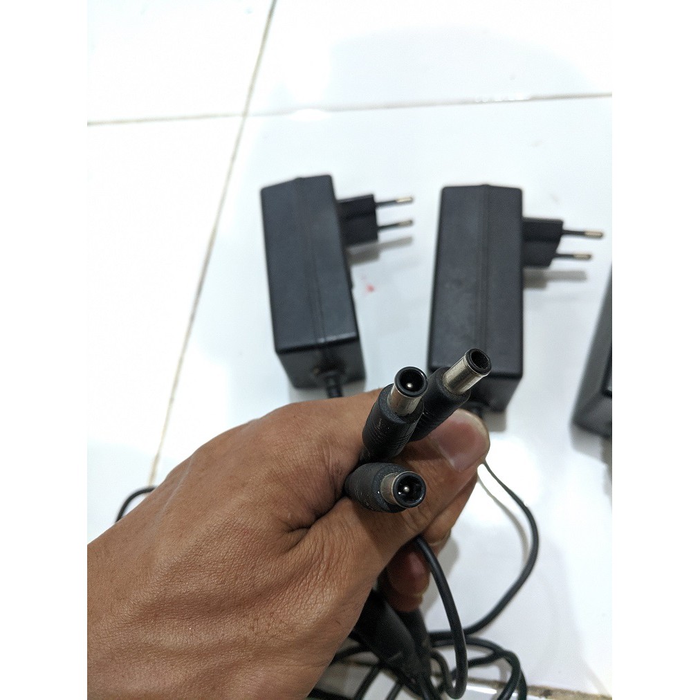 ADAPTOR MONITOR UNTUK LED SAMSUNG / LG 14.0V 1.786A COCOK UNTUK MONITOR LG DAN SAMSUNG