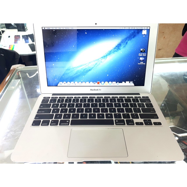 Laptop MacBook Air Late 2010 11" A1465 Core 2 Duo 1.4GHz RAM 2GB SSD 64GB Seken