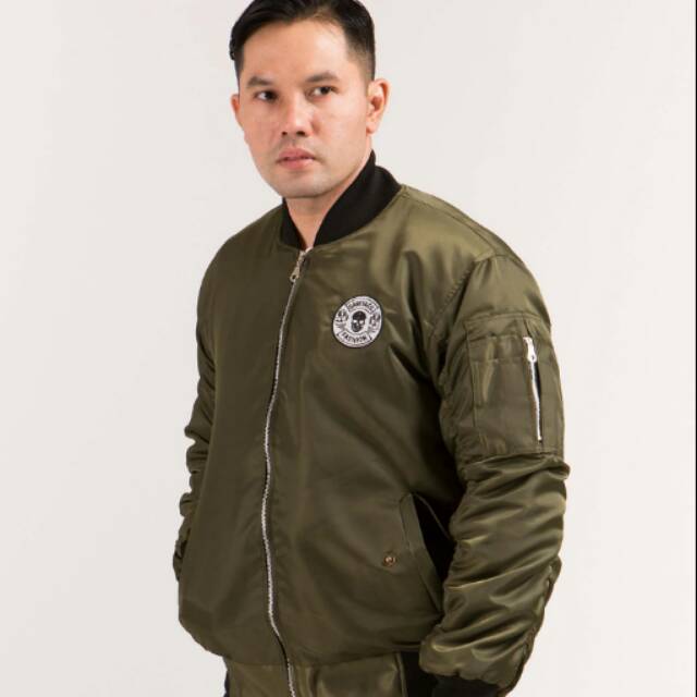 Jaket bomber pria