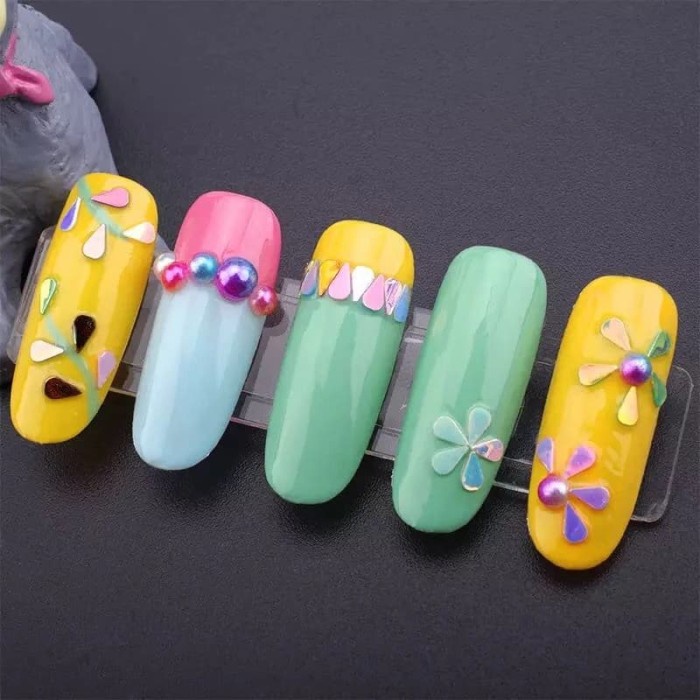 

Hadir Nail Art Adhesive Double Tape Diskon