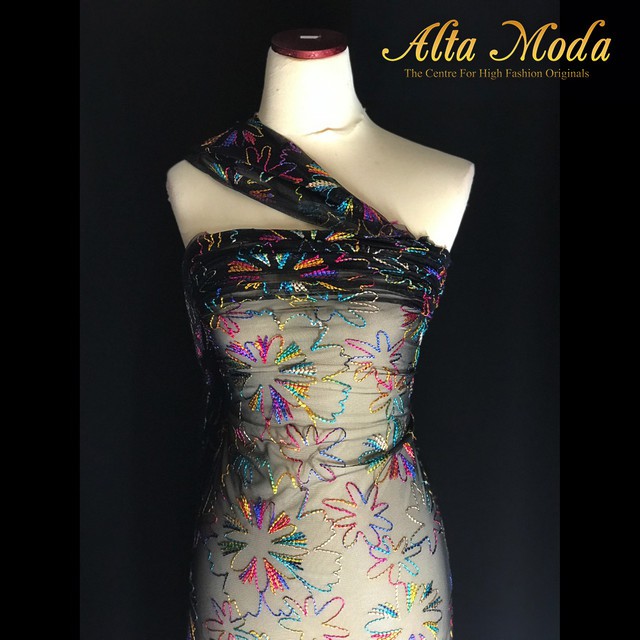 

Alta Moda Sequins Fancy Tile Based Bordir - Black Rainbow (1M)