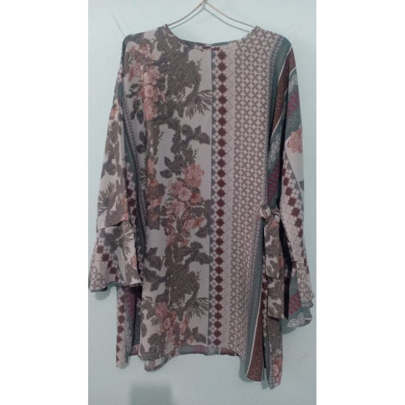 Preloved Ria Miranda Plasma Top