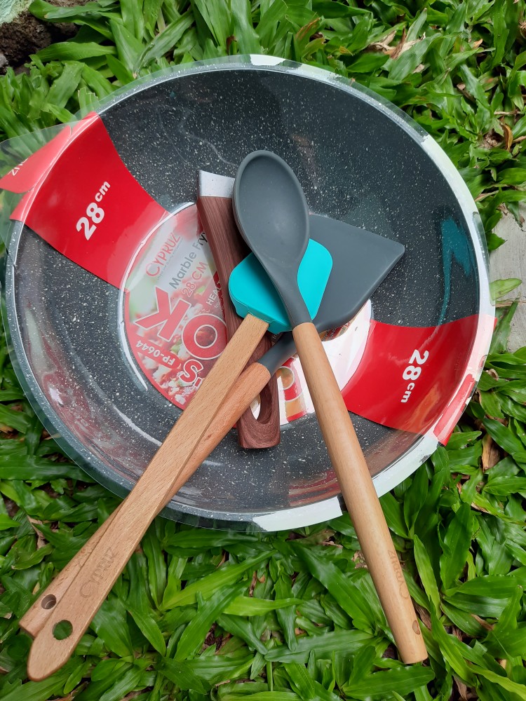 Cypruz Fry Wok / Wajan Penggorengan Marble Gg Kayu 28 Cm