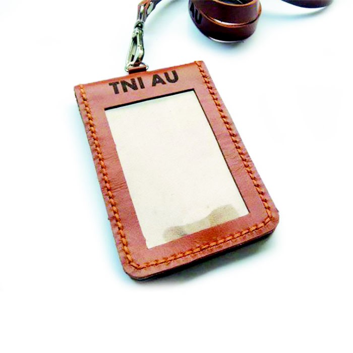 

Name Tag Id Kulit Asli Logo TNI AU Model Saku Plus Tali GARANSI 1 TAHUN - Name Tag Id Card Holder