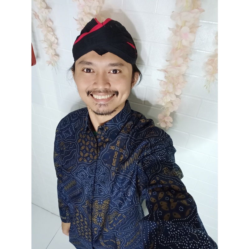 DEWAWANGSA NAVY DEWA WANGSA MARTOWIRO KEMEJA BATIK PRIA LENGAN PANJANG PENDEK LAPIS FURING ATASAN BATIK PRIA MODERN PANTARA NAVY KANGEN KAMULYAN IJO AKTI KUNINGA NJAWI NAVY WULUNG INGSON KADUNG KULINO WARU KAMULYAN WARU MARON ASWO MULYO IJO MESEM MESEM