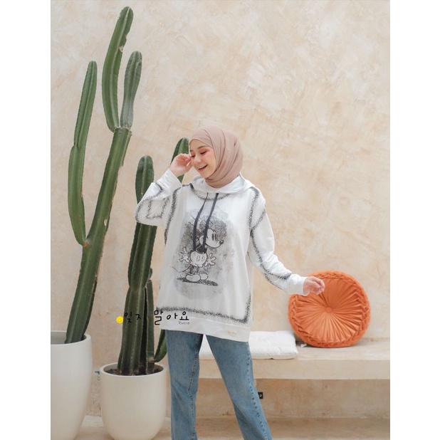 Kaos Hoodie Wanita Lengan Panjang Mickey Mouse MM BW Babyterry Premium LD 120