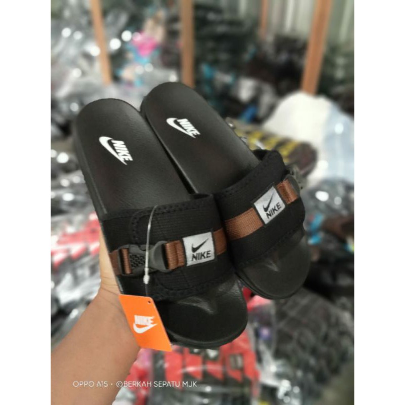 SANDAL SELOP NIKE FLIP FLOP BENASSI SWOOSH TERMURAH SANDAL NIKE PRIA SANDAL NIKE